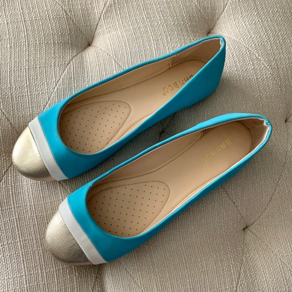 Bamboo Clore Turquoise, White & Gold Flats Size 8